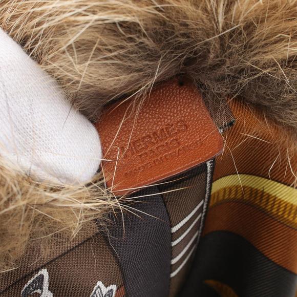 HERMES Snood Fur Carre en RENARD GOLD CARRE EN CARRES Scarf Clothing Silk Fox... - Picture 5 of 8